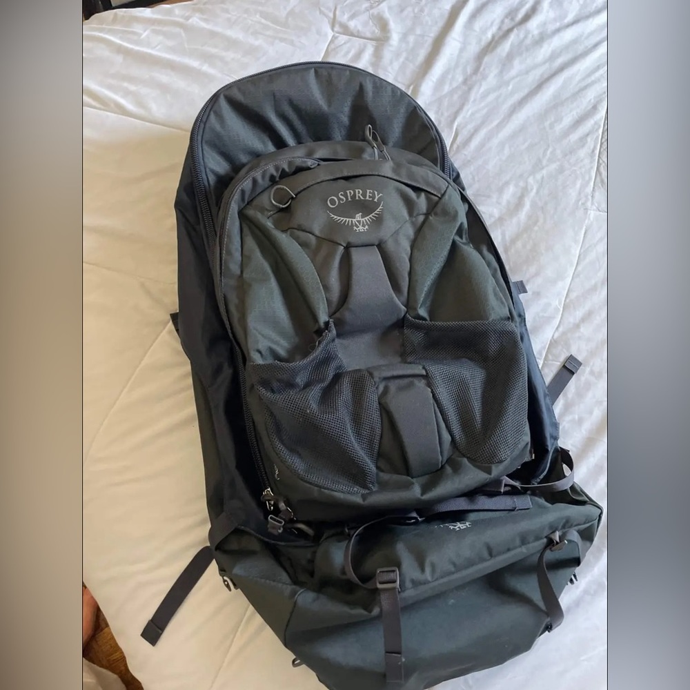 Osprey Farpoint 70 Travel backpack (Great Condition)